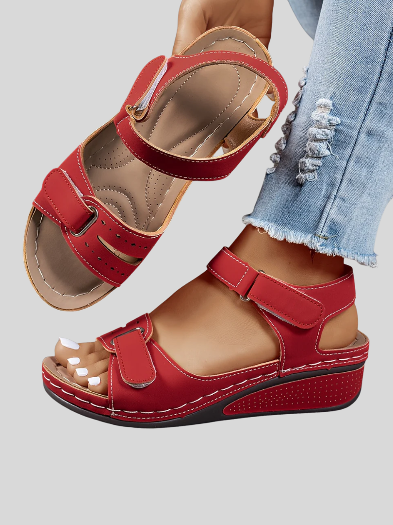 Trendige orthopädische Sandalen