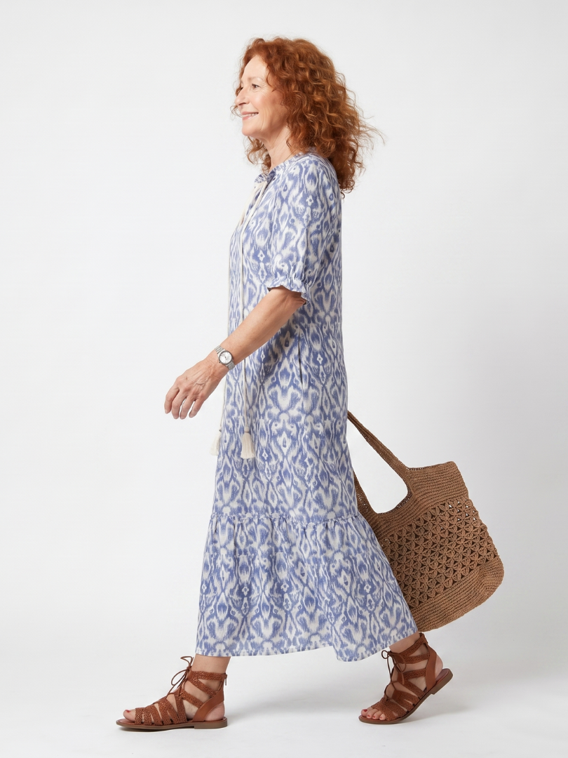 Ottoline | Bedrucktes Midikleid mit Quasten und Bindebindeband am Halsausschnitt