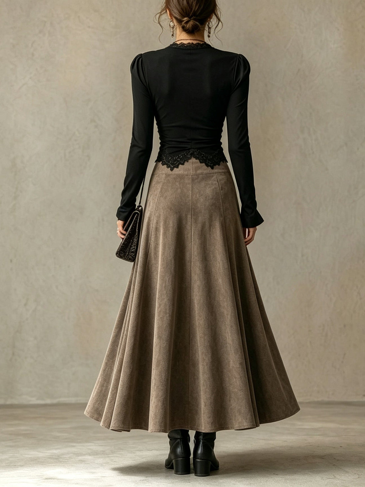 Albane | Set aus Spitzentop und Maxirock aus Wildlederimitat in Schwarz und Taupe