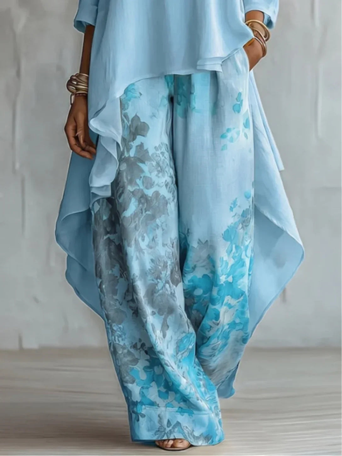 Genf | Asymmetrisches, locker sitzendes Kleid mit Blumenmuster