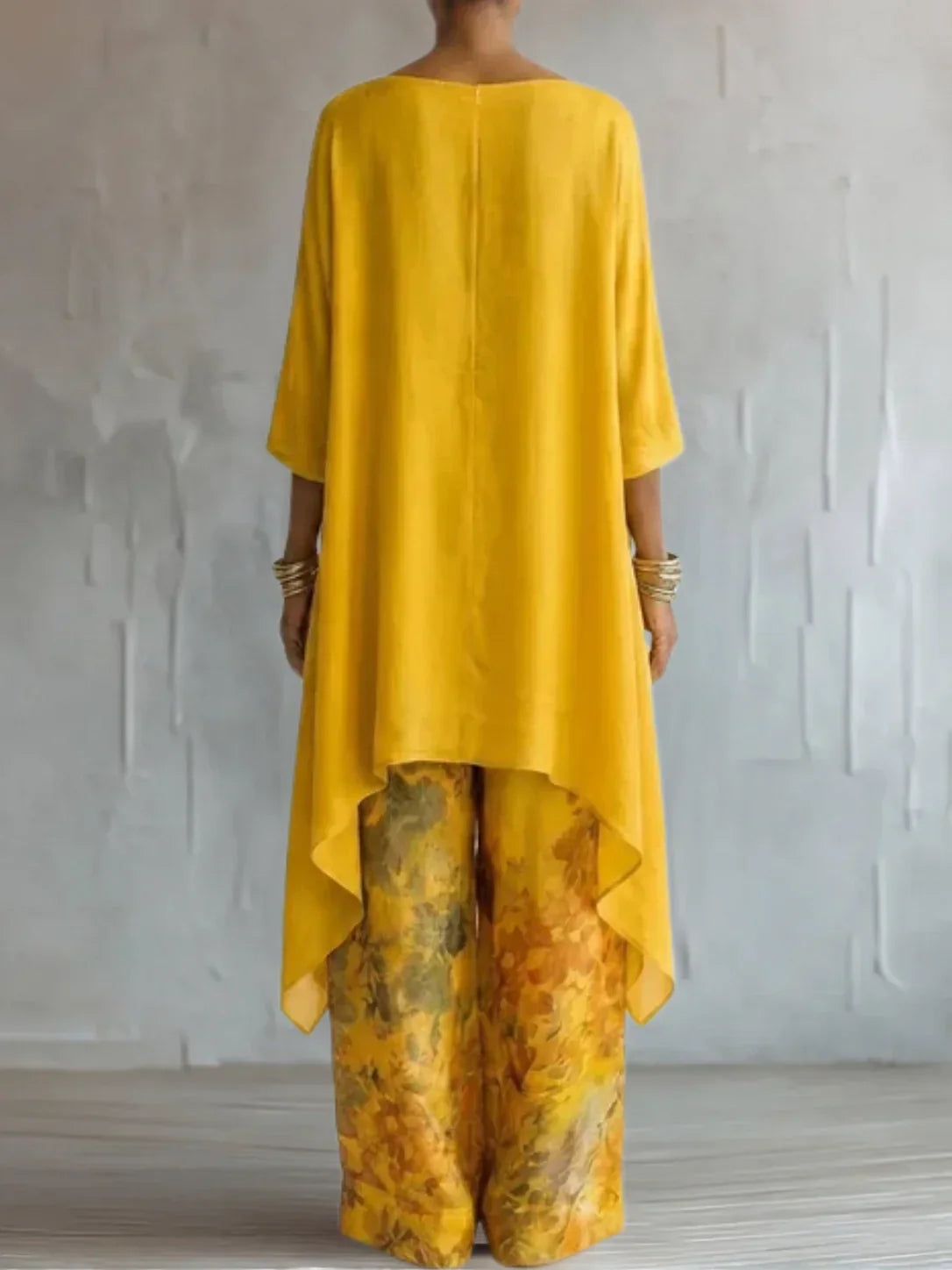 Genf | Asymmetrisches, locker sitzendes Kleid mit Blumenmuster