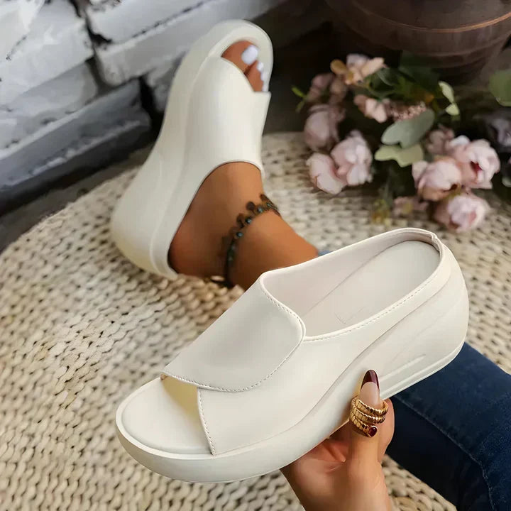 Eliza™ – Orthopädische Keilabsatz-Slipper