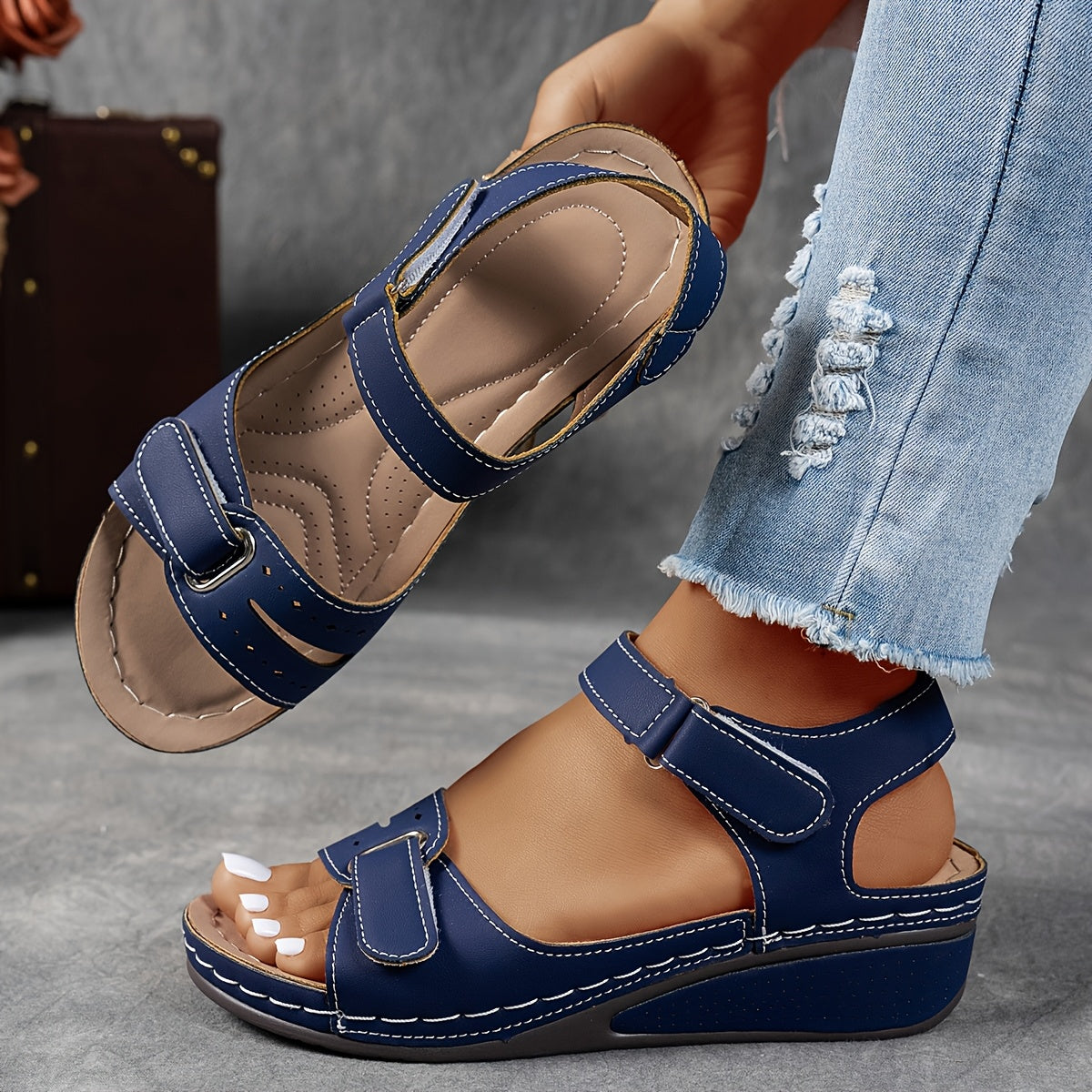 Trendige orthopädische Sandalen