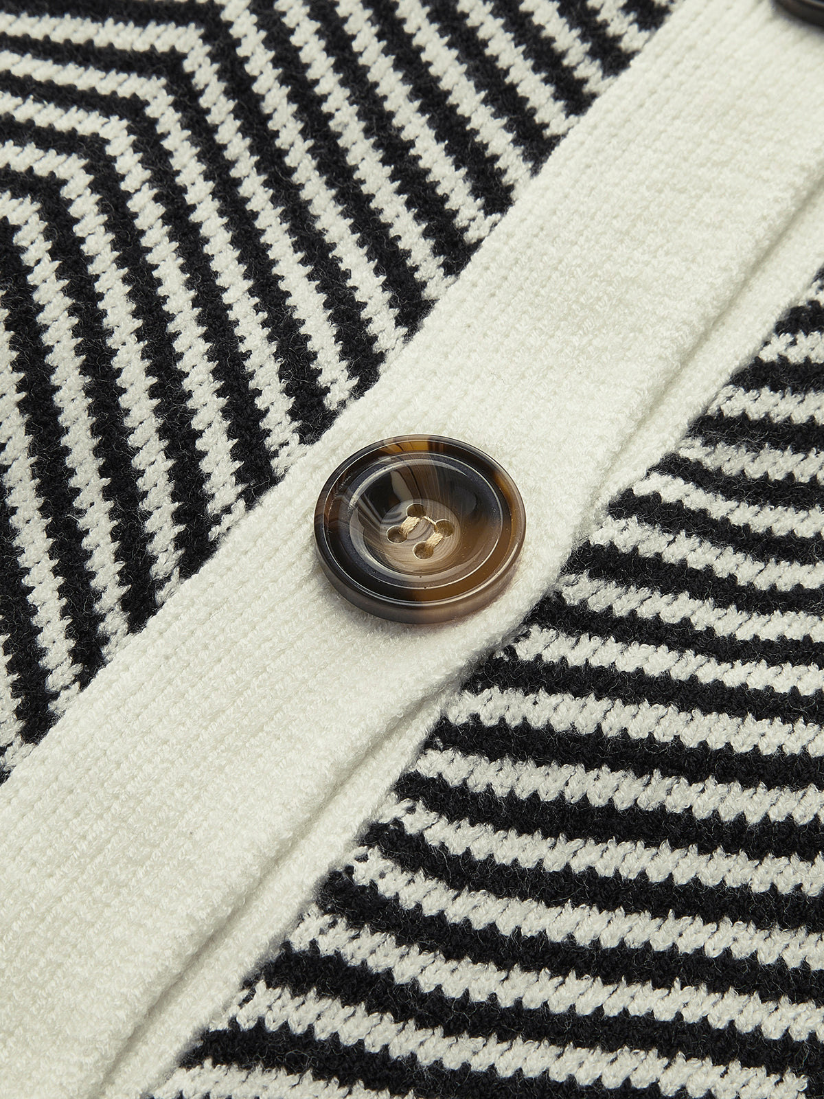 Chevron-Cardigan mit Kontrastknöpfen