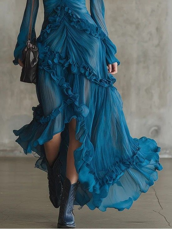 Freya – Blaues Chiffonkleid mit Rüschen