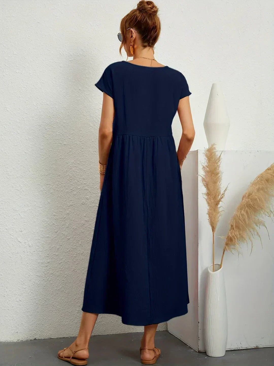Nerys | Atmungsaktives weißes Midikleid