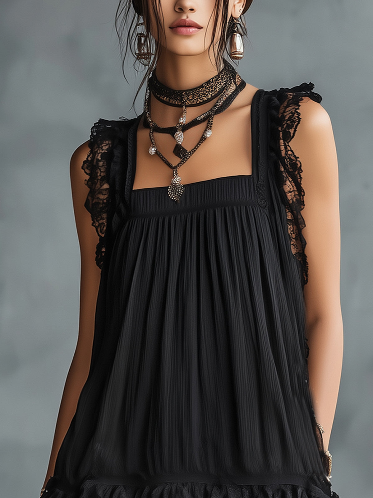 Mirella – Gepunktetes Minikleid mit Spitze