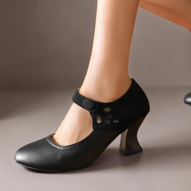 Camilla | Elegante Wildlederschuhe mit Knöchelriemen