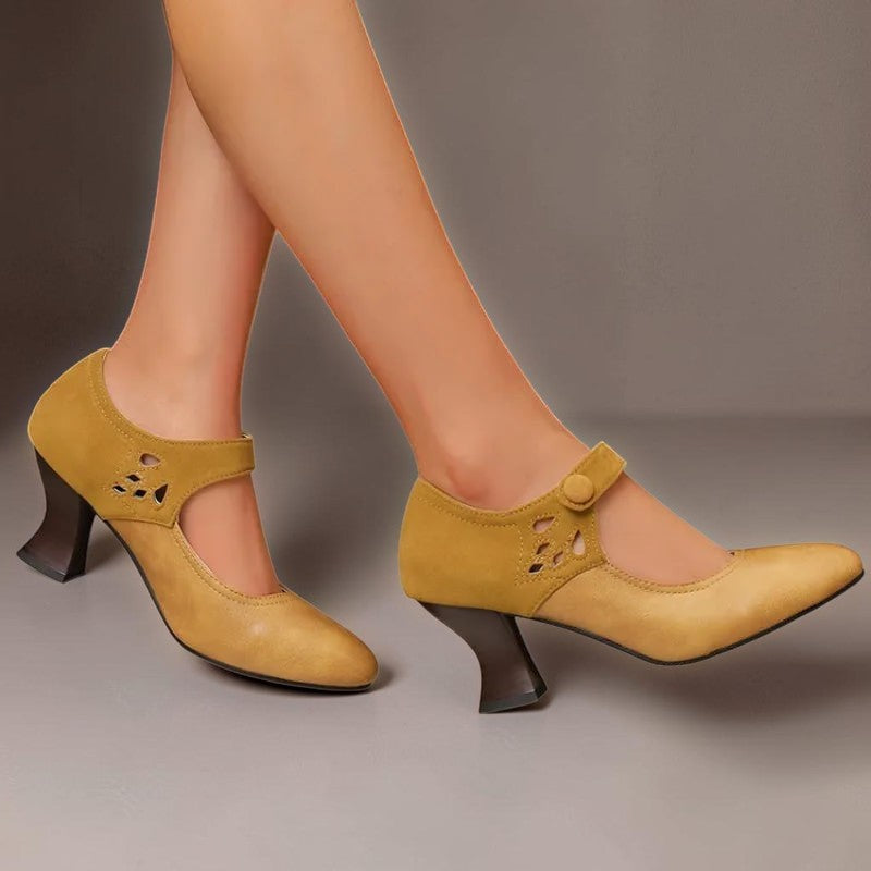 Camilla | Elegante Wildlederschuhe mit Knöchelriemen