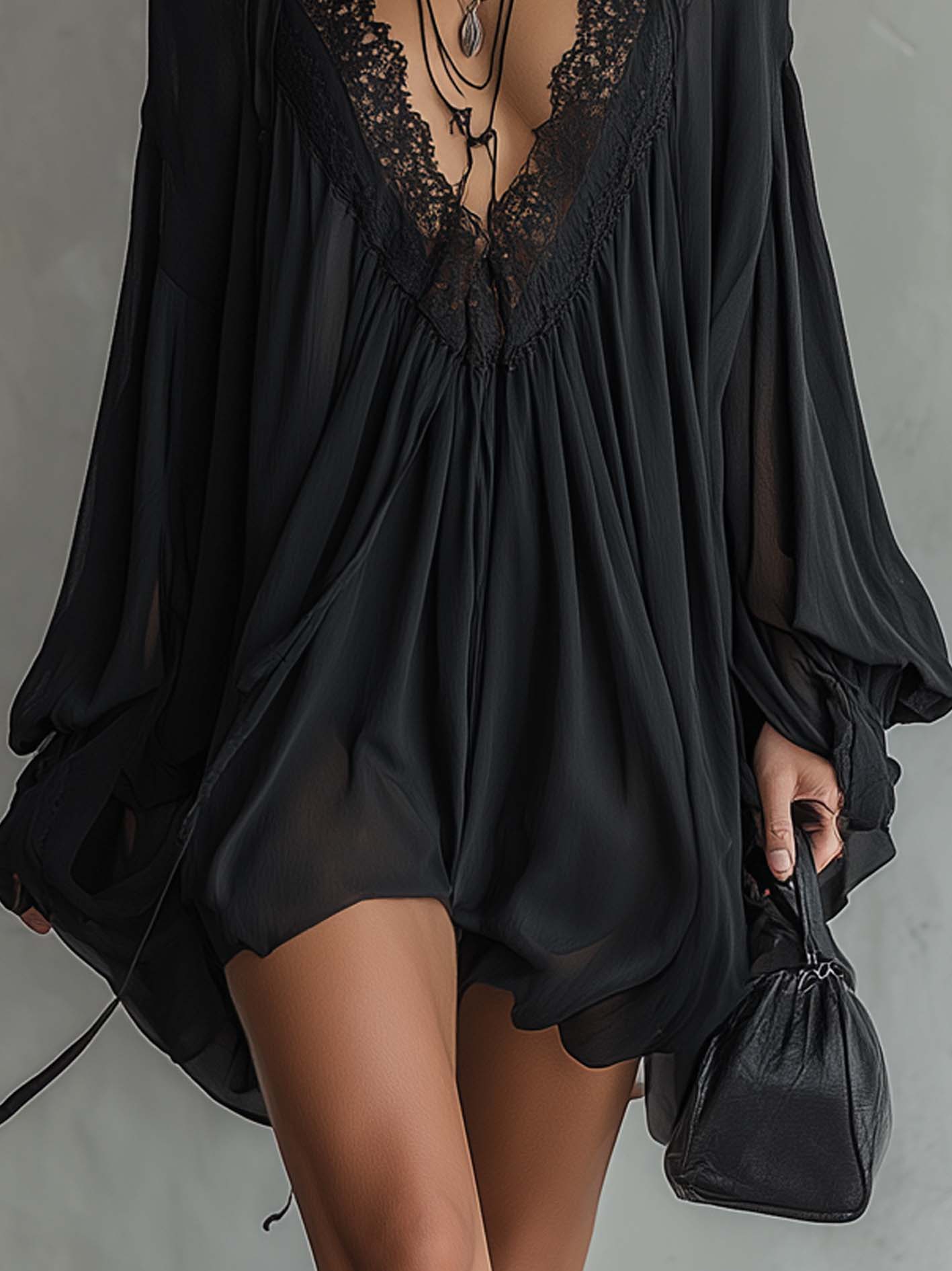 Cassandre – Chiffon-Minikleid mit Spitze