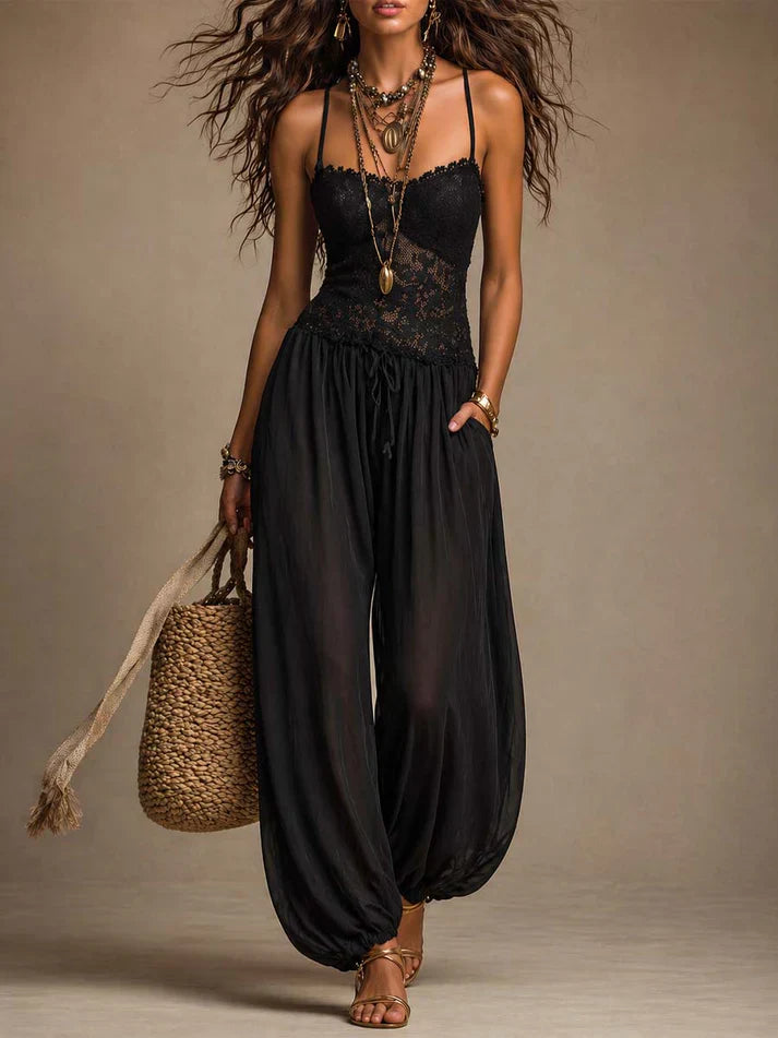 Laia – Jumpsuit mit Neckholder und Spitze