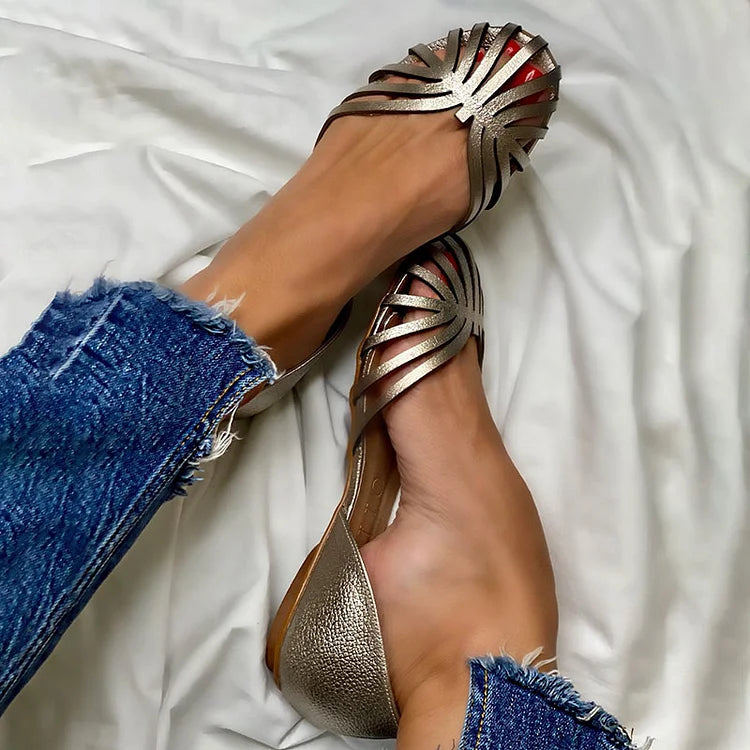AUSGESCHNITTENE OPEN-TOE BALLERINAS