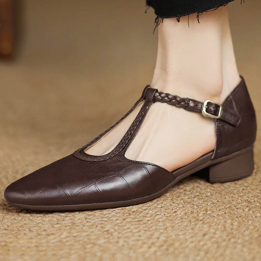 Johanne | Flache Lederschuhe mit T-Riemen