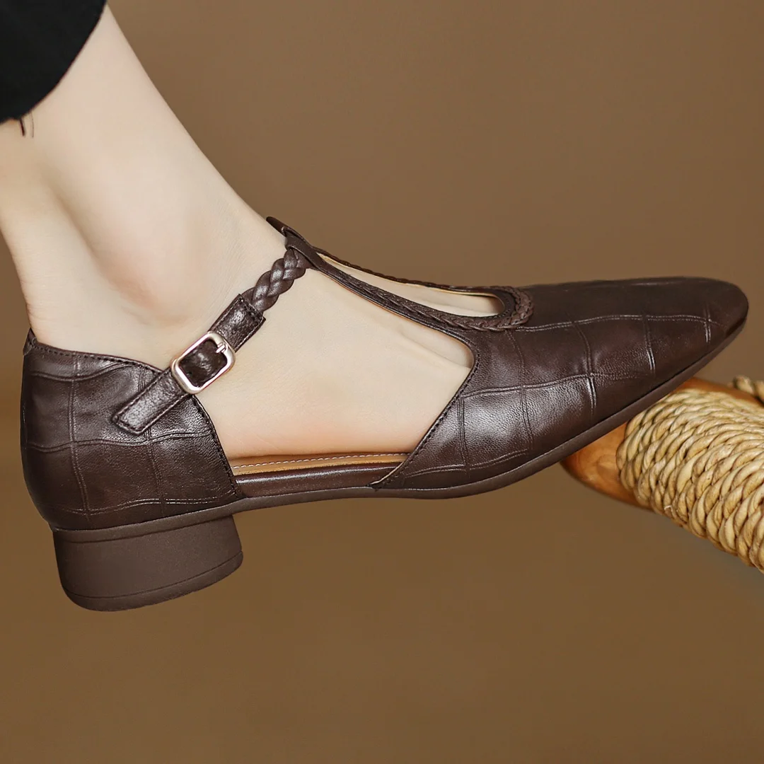 Johanne | Flache Lederschuhe mit T-Riemen