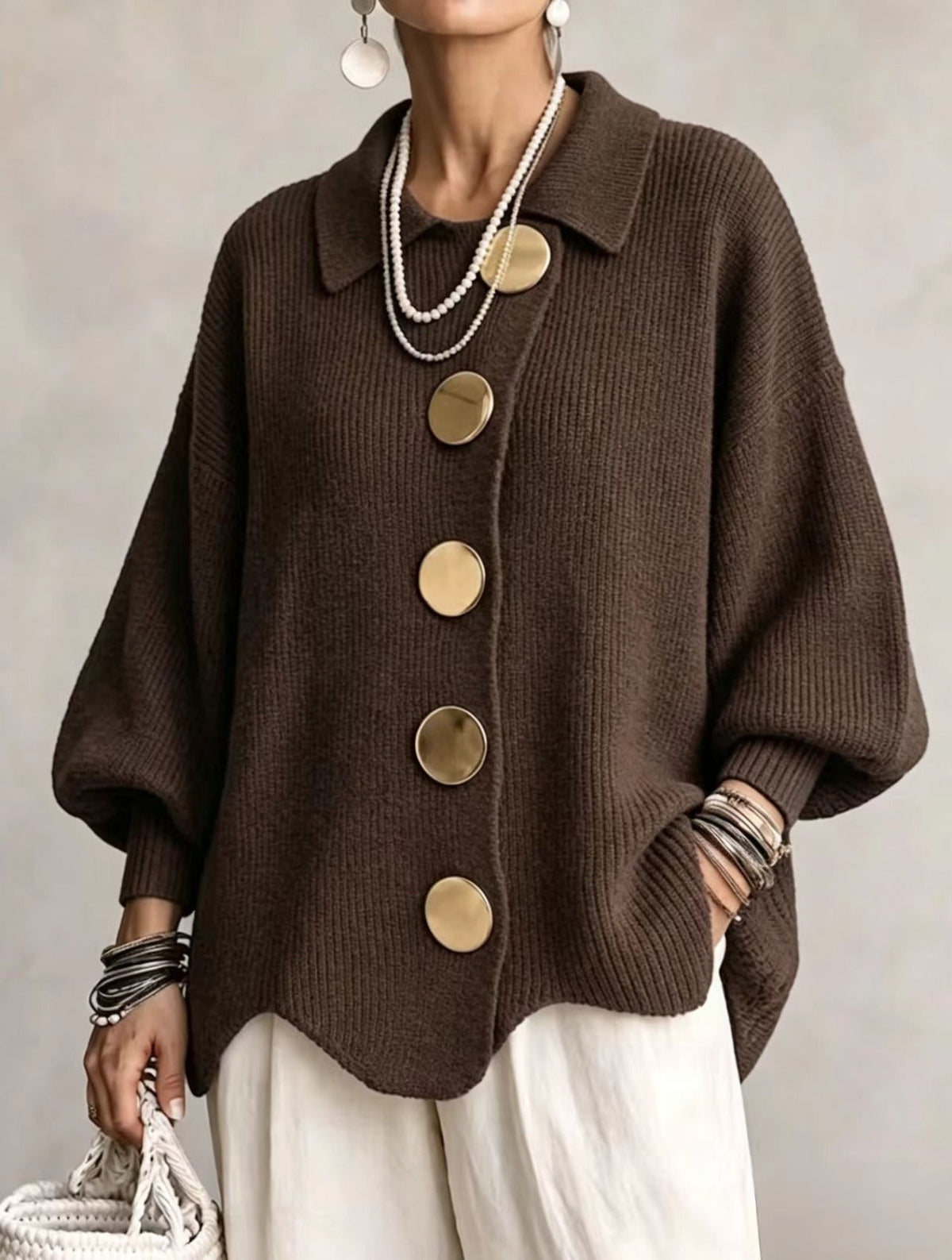 Ilona | Oversize-Strickjacke mit Kragen und großen Metallknöpfen