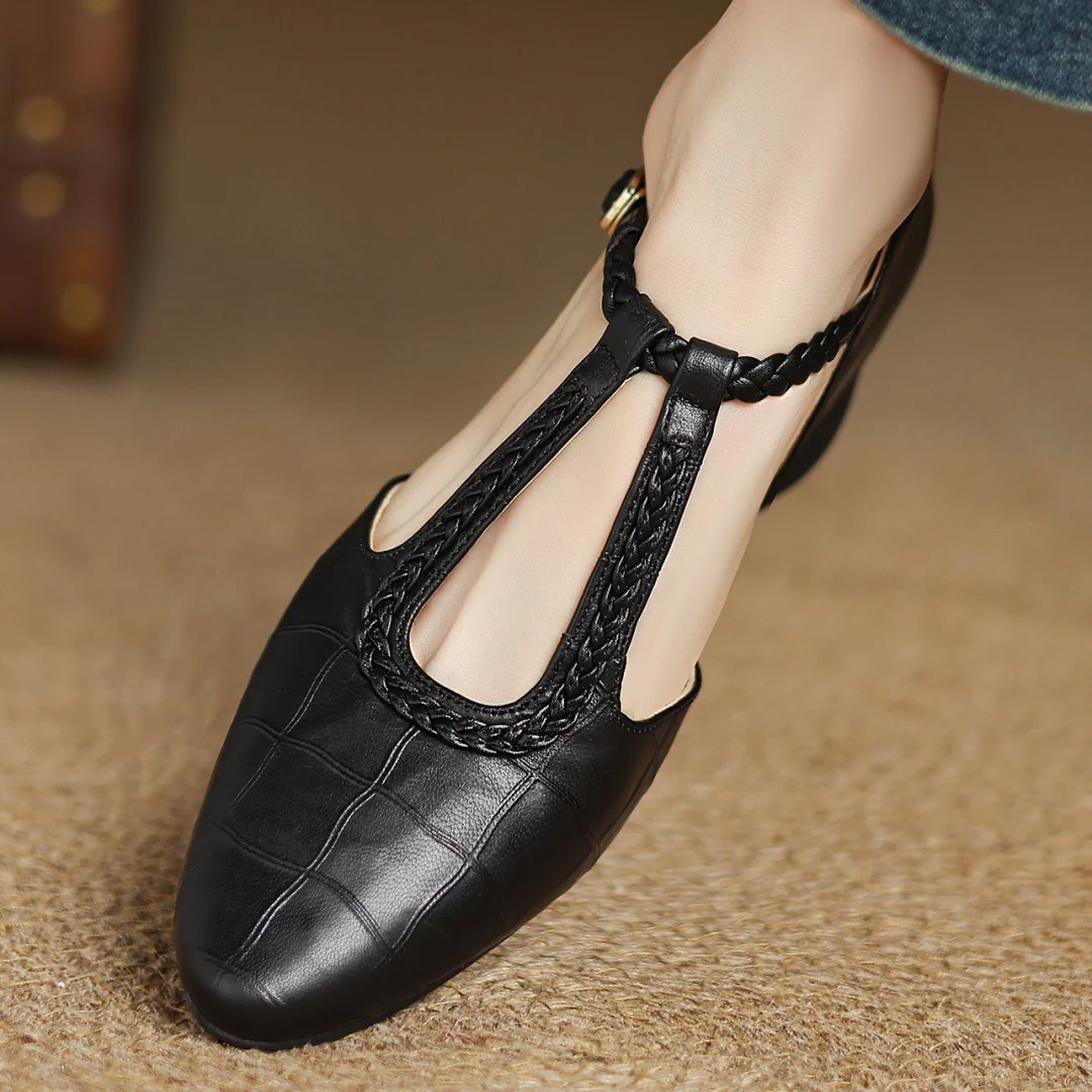 Johanne | Flache Lederschuhe mit T-Riemen