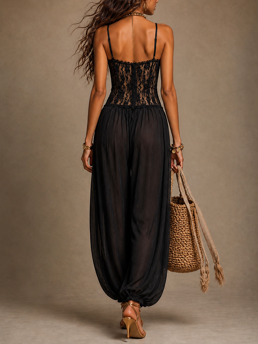 Élodie | Fließender Neckholder-Jumpsuit aus Spitze