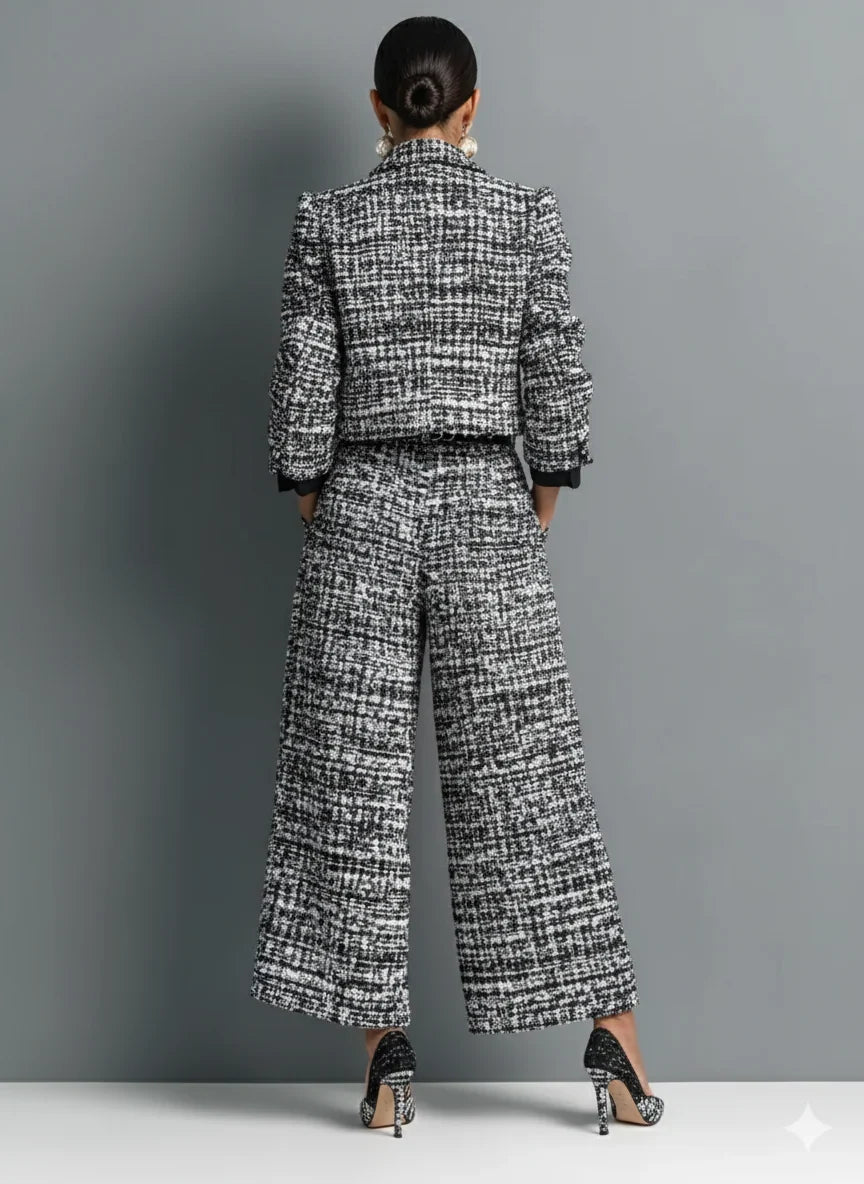 Damen-Set aus Tweed-Mischgewebe: Einreihige, kurze Jacke und Hose mit weitem Bein
