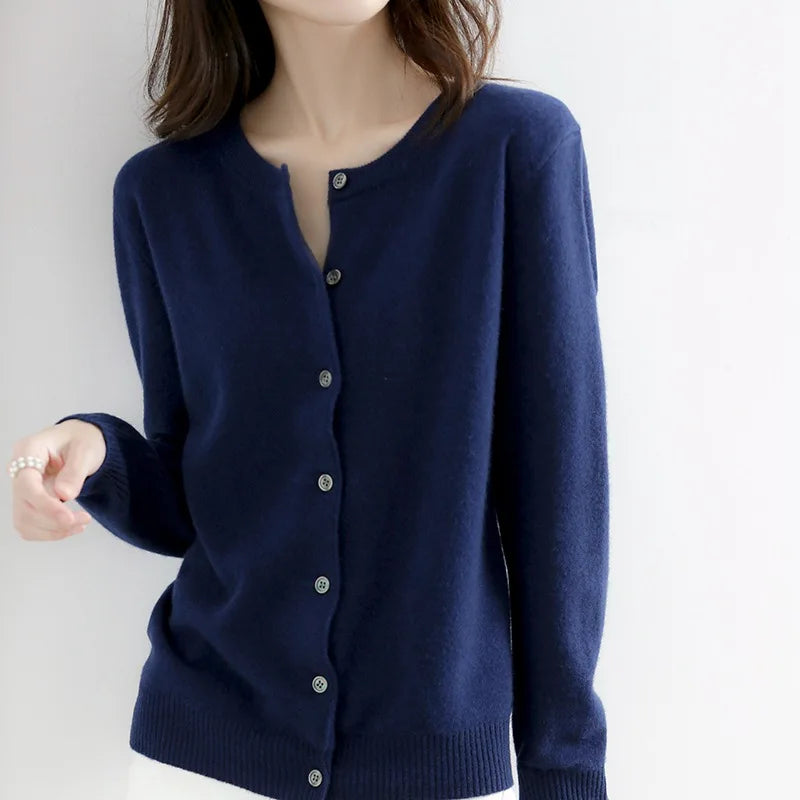 Weiche Cardigan mit Knöpfen