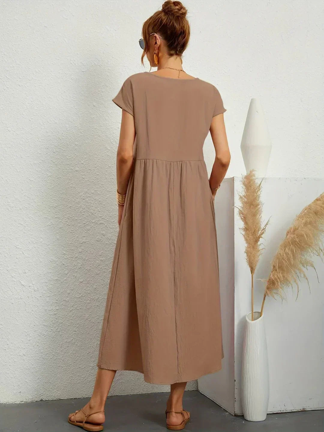 Nerys | Atmungsaktives weißes Midikleid