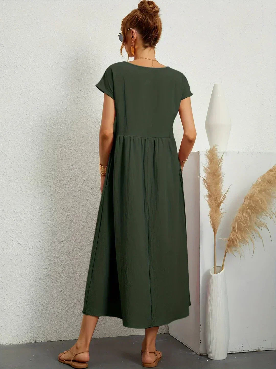 Nerys | Atmungsaktives weißes Midikleid