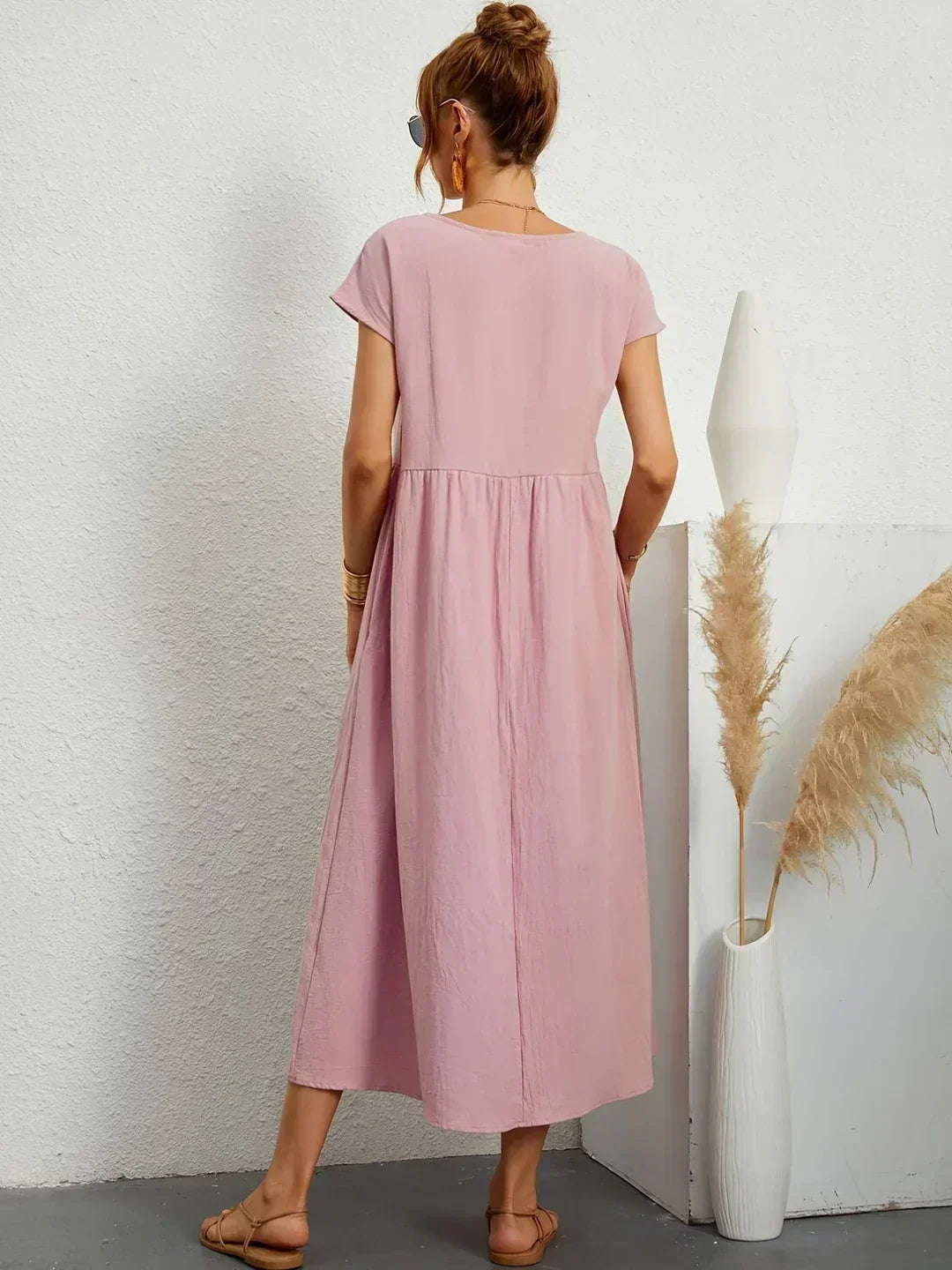 Nerys | Atmungsaktives weißes Midikleid