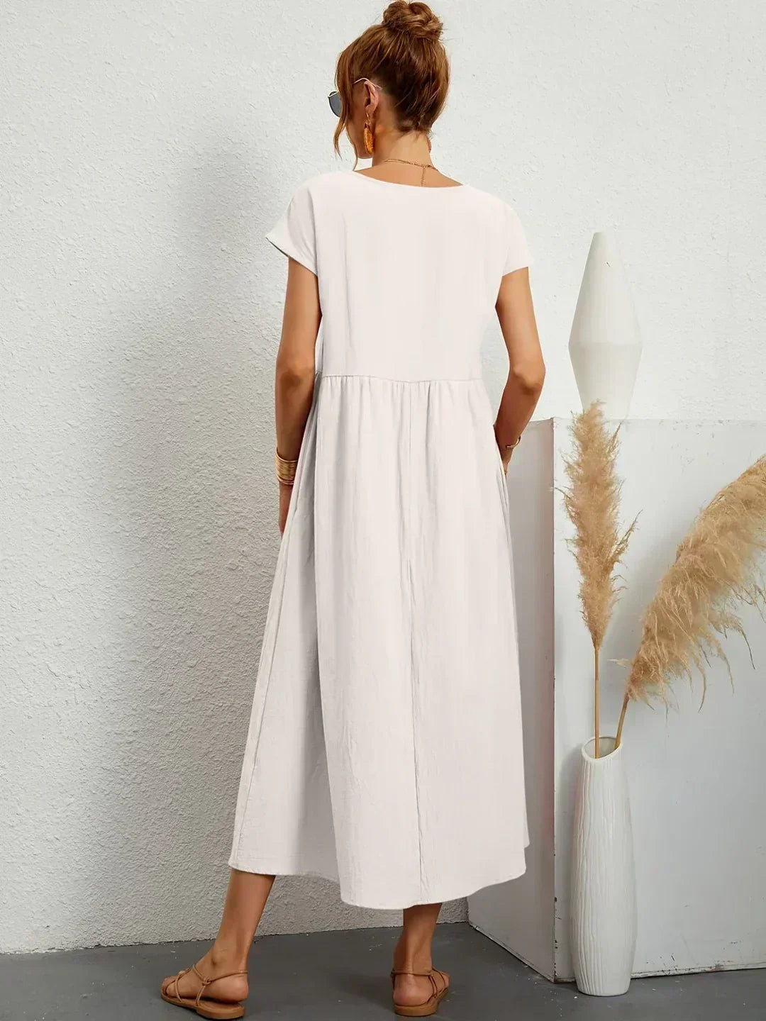 Nerys | Atmungsaktives weißes Midikleid