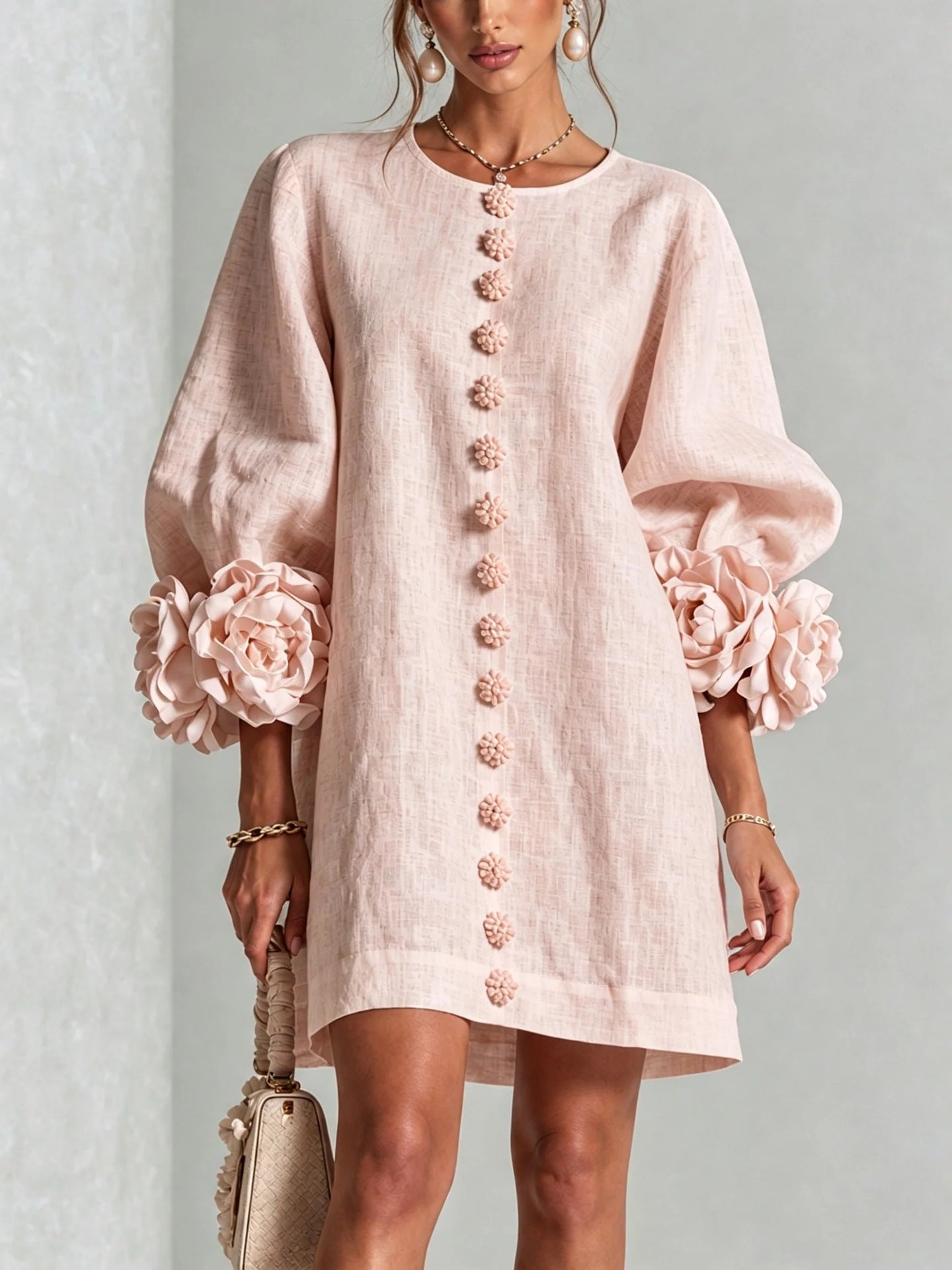 Elena – Minikleid mit floralen Manschetten