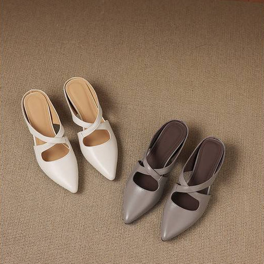 Selva Pumps aus echtem Leder mit gekreuzten Riemen und spitzer Zehenpartie