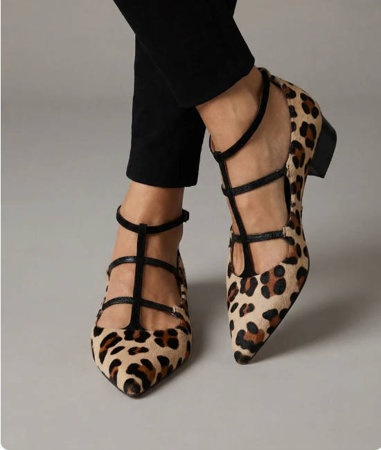 Bridget Pumps mit Leopardenriemen