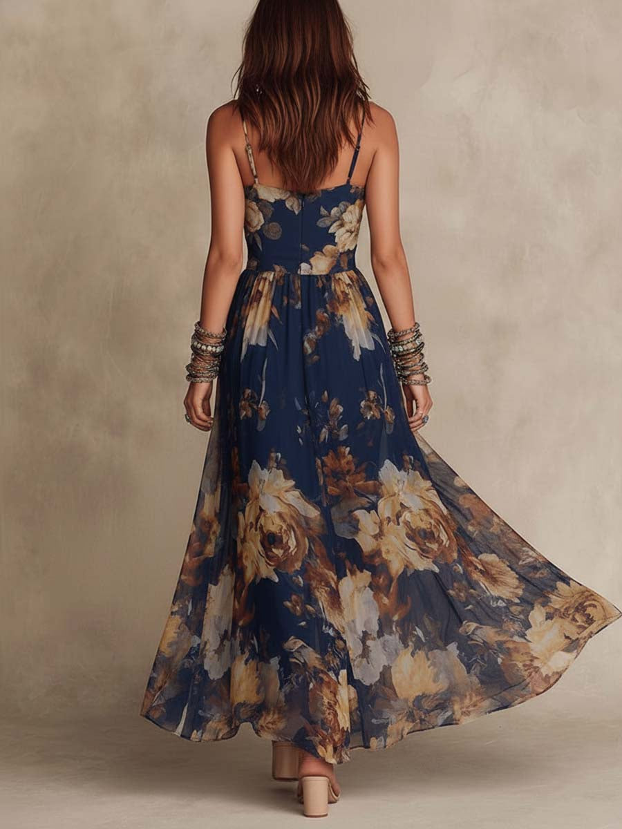 Adrienne | Marineblaues Chiffon-Maxikleid mit Blumenprint und Spaghettiträgern