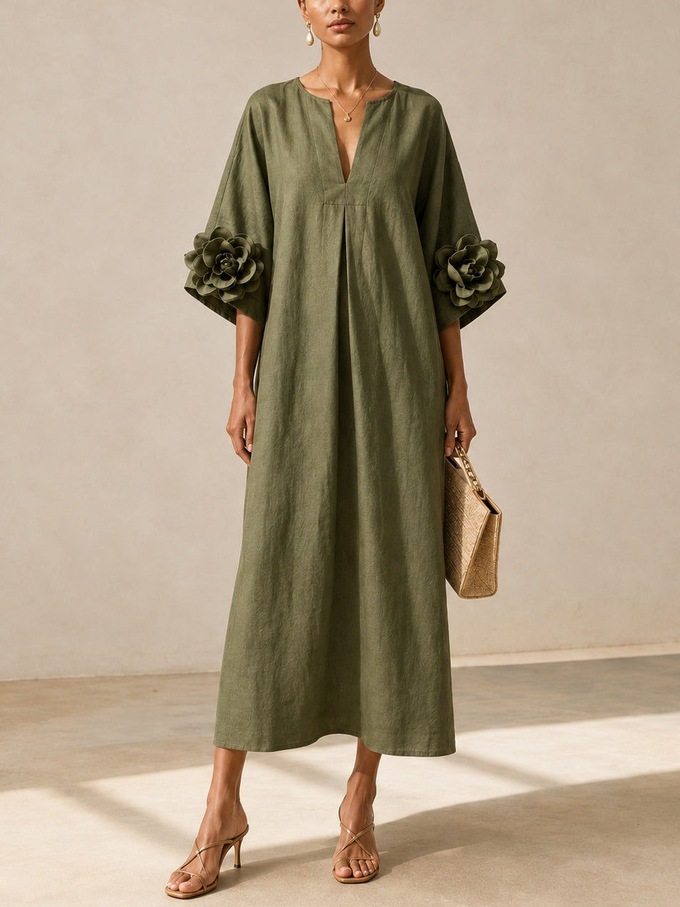 Olivgrünes Midikleid mit V-Ausschnitt und auffälligen Blumenärmeln