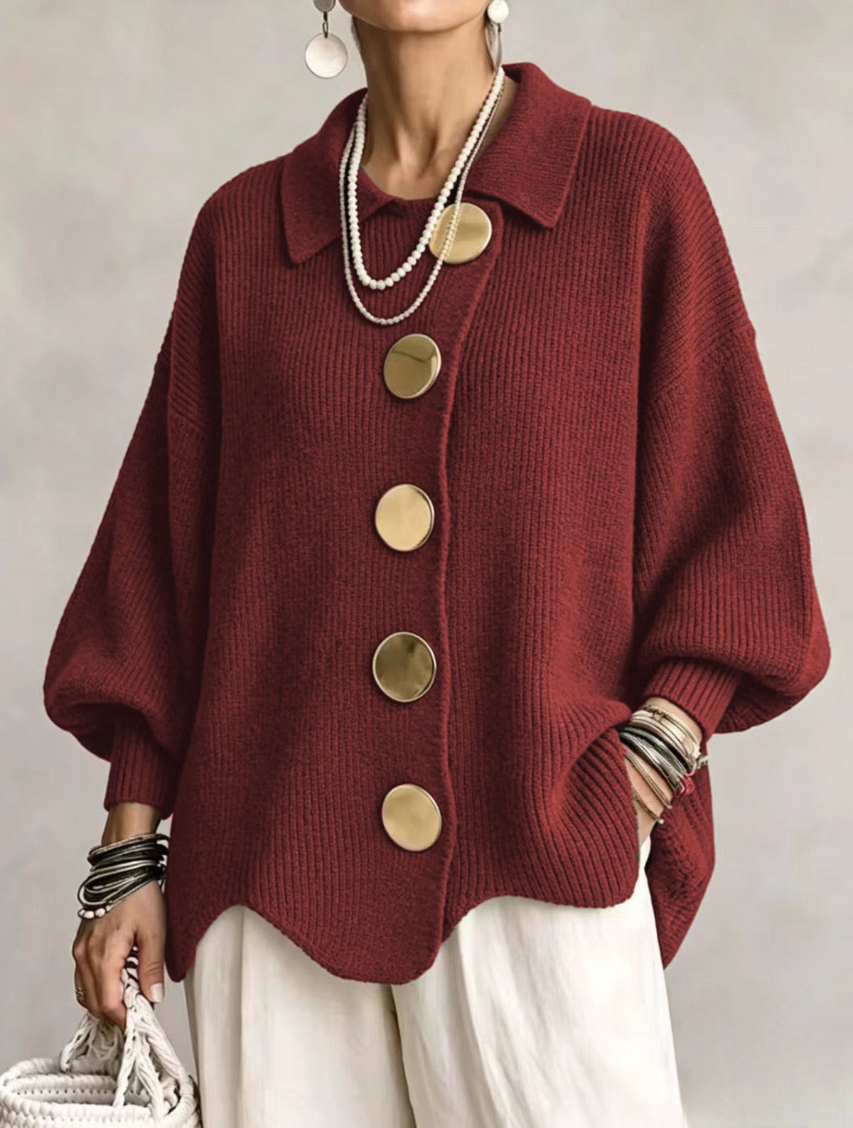 Ilona | Oversize-Strickjacke mit Kragen und großen Metallknöpfen