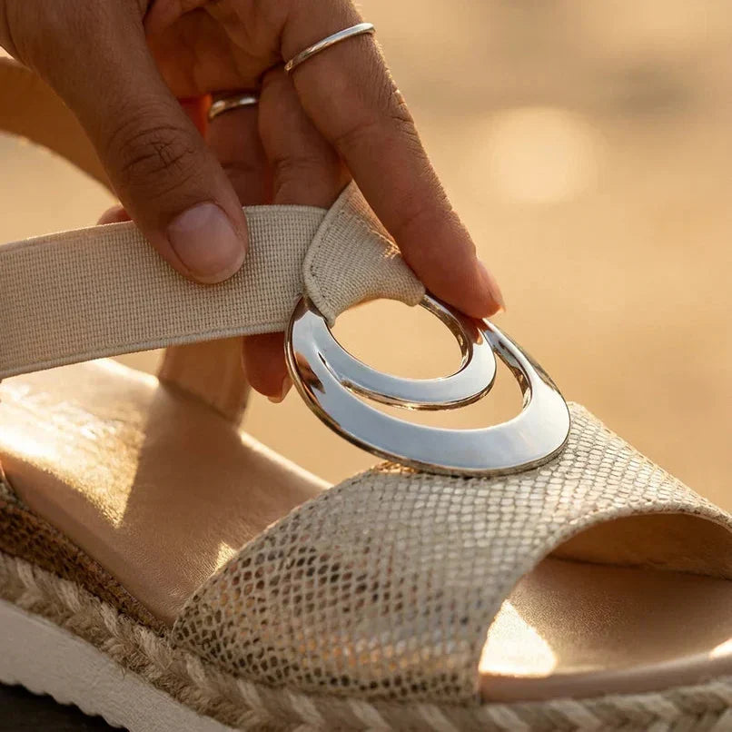 Serena – Komfortable orthopädische Sandalen