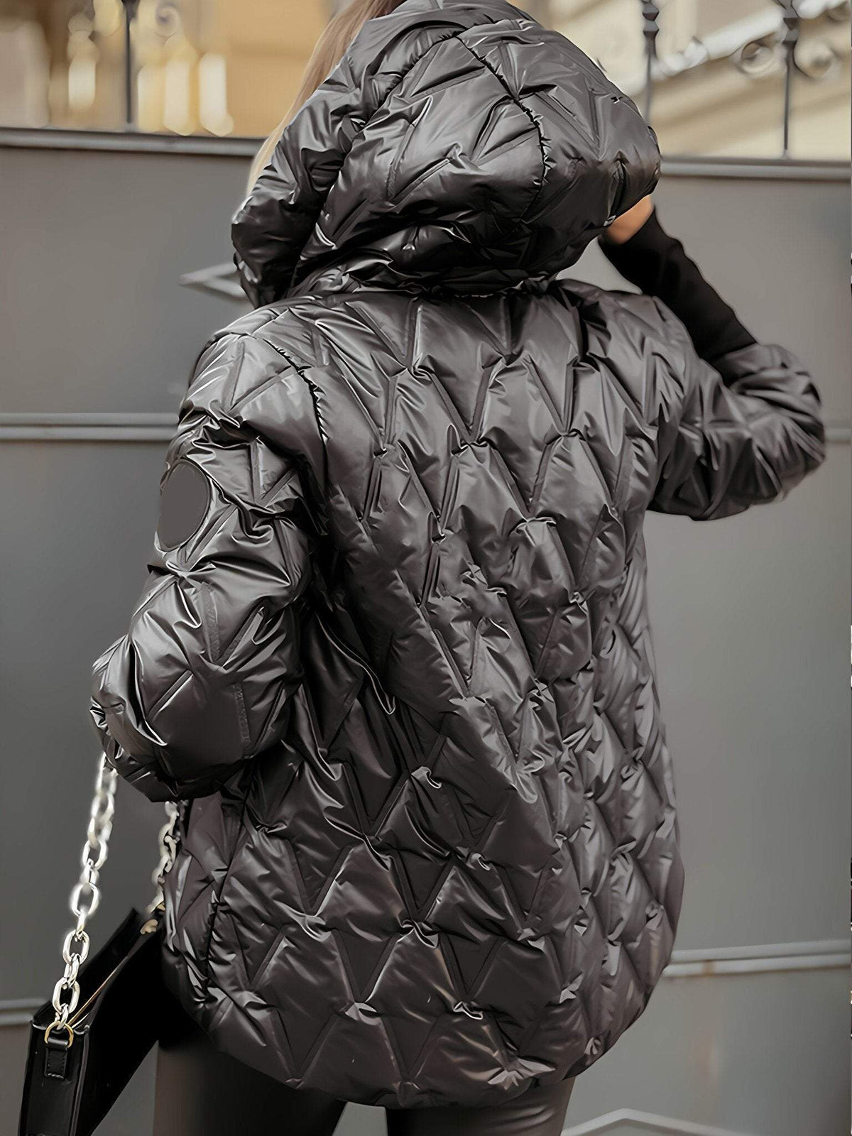 Eline – Glänzende Steppjacke mit Kapuze