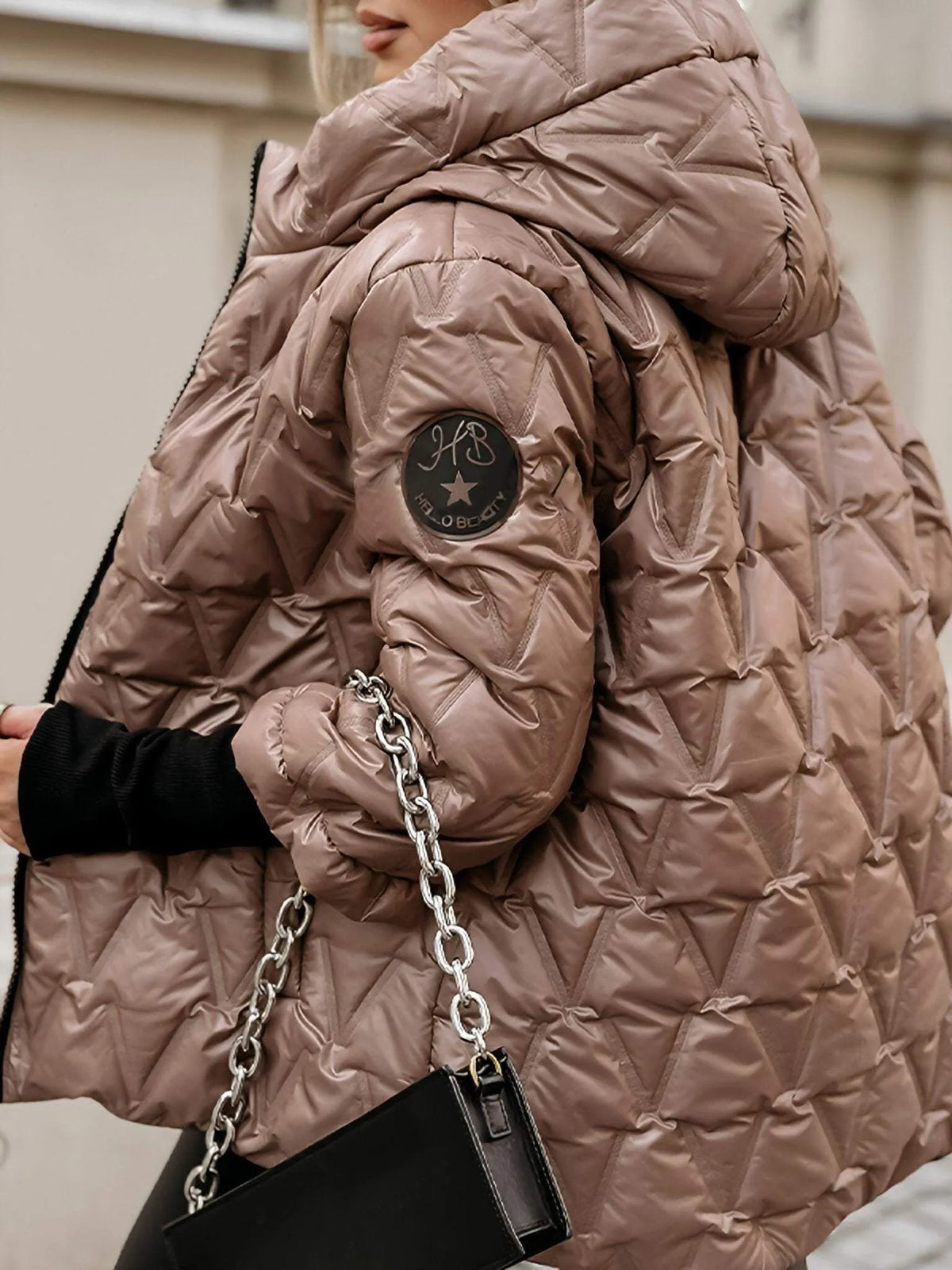 Eline – Glänzende Steppjacke mit Kapuze
