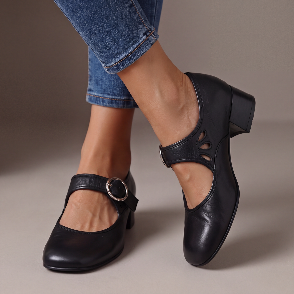 Caroline | Weiche Lederschuhe mit Riemen