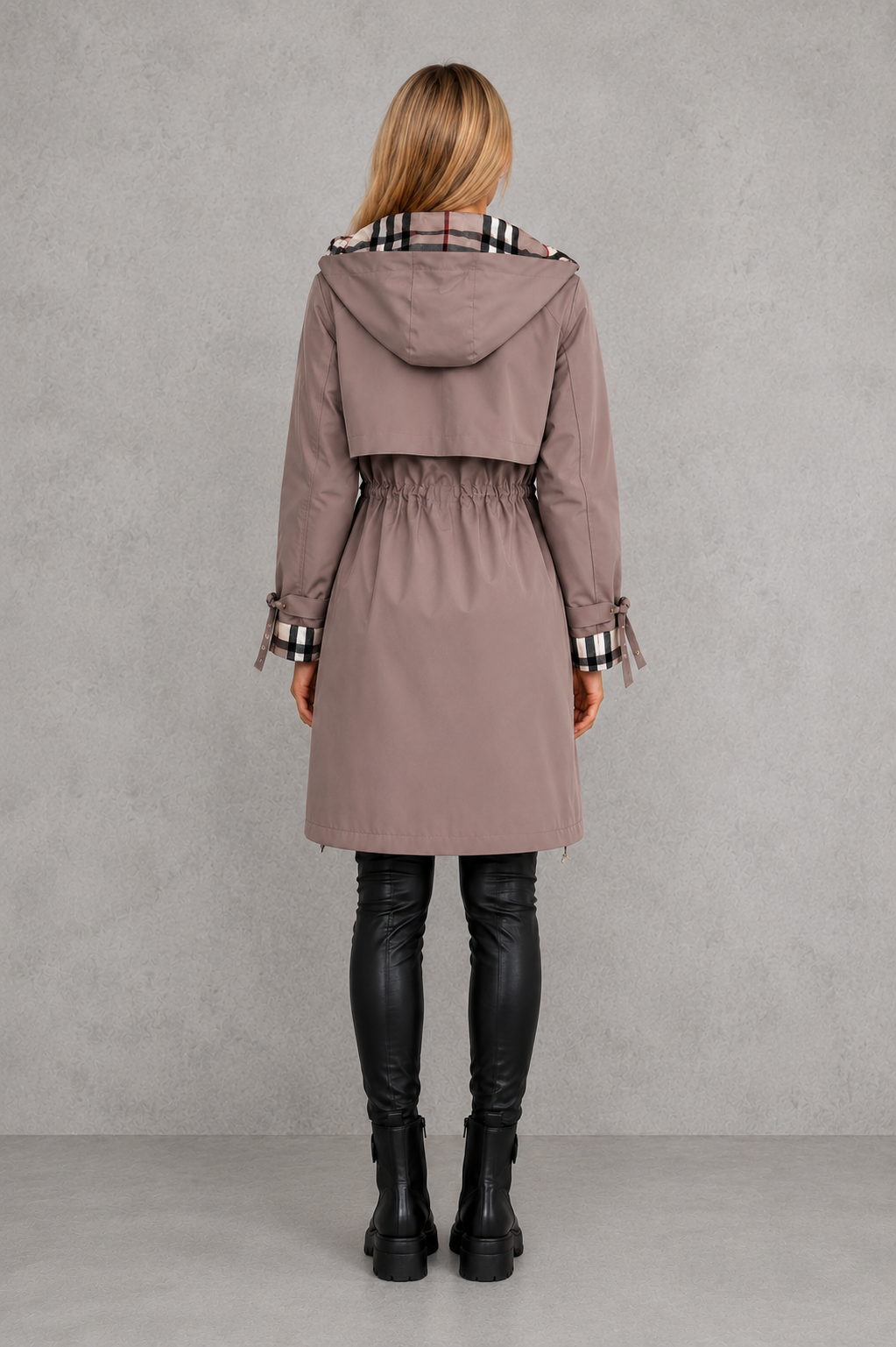 Mabel | Elegante wasserdichte Kapuzenjacke mit Karobesatz