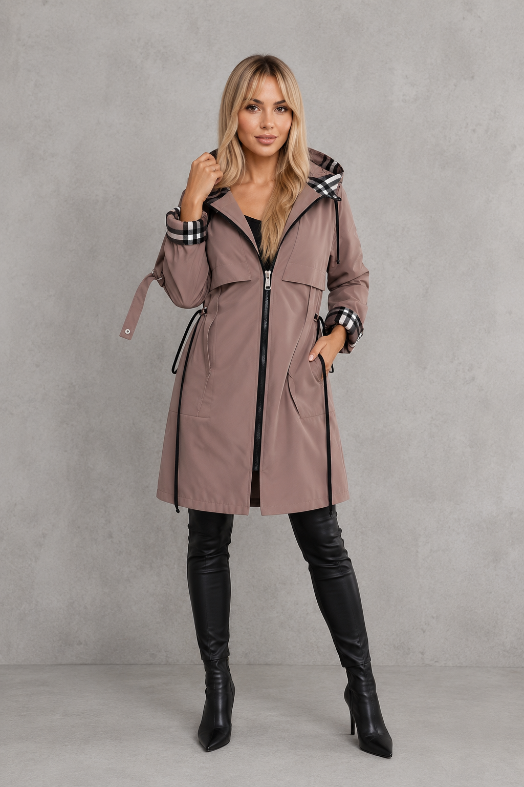 Mabel | Elegante wasserdichte Kapuzenjacke mit Karobesatz