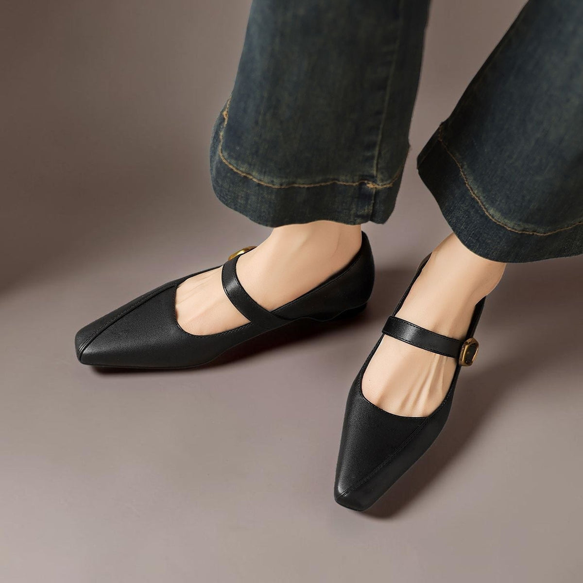 Grethe | Mary-Jane-Schuhe mit goldfarbener Schnalle