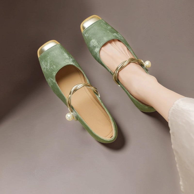 Tove | Elegante Pumps mit eckiger Spitze und Perlen