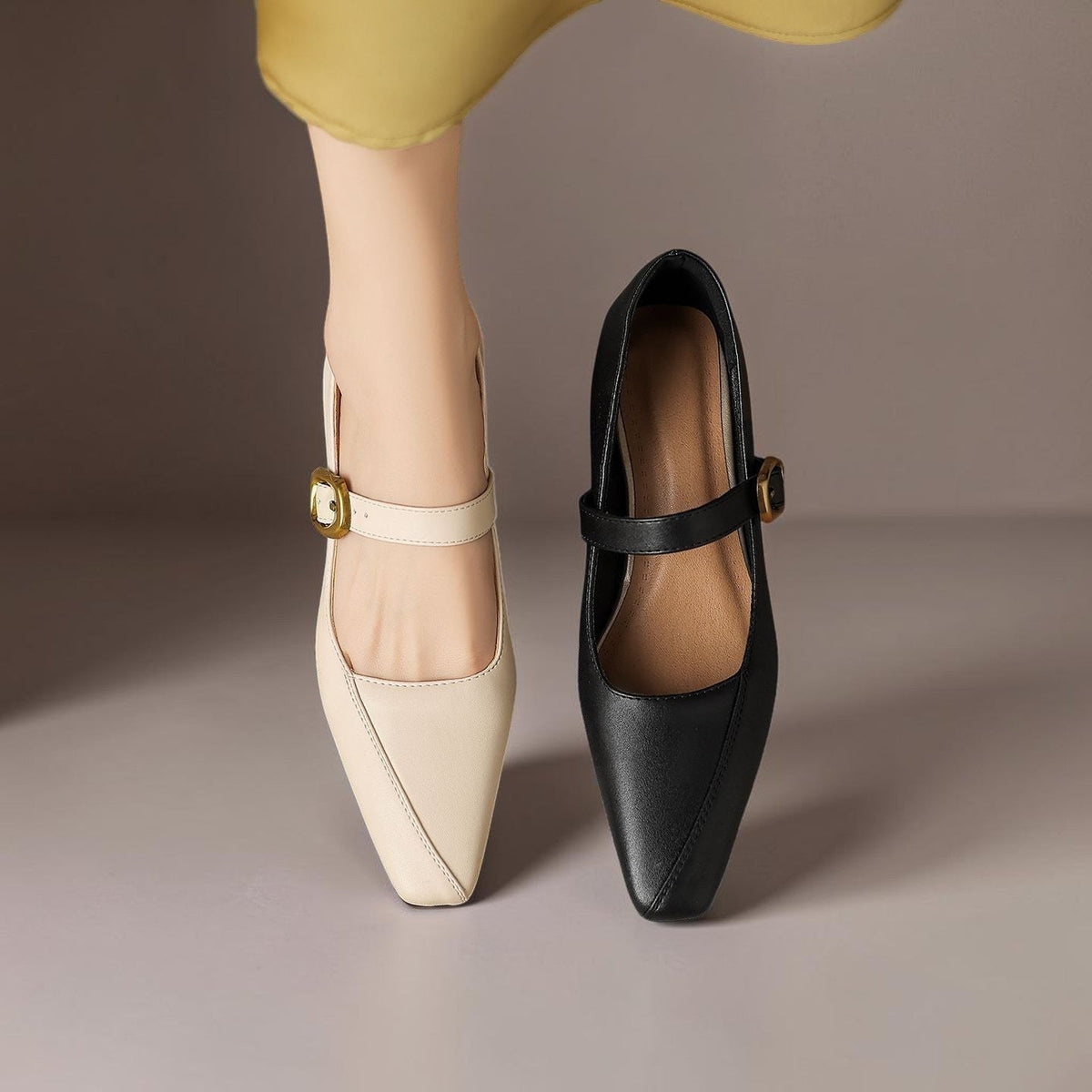 Grethe | Mary-Jane-Schuhe mit goldfarbener Schnalle